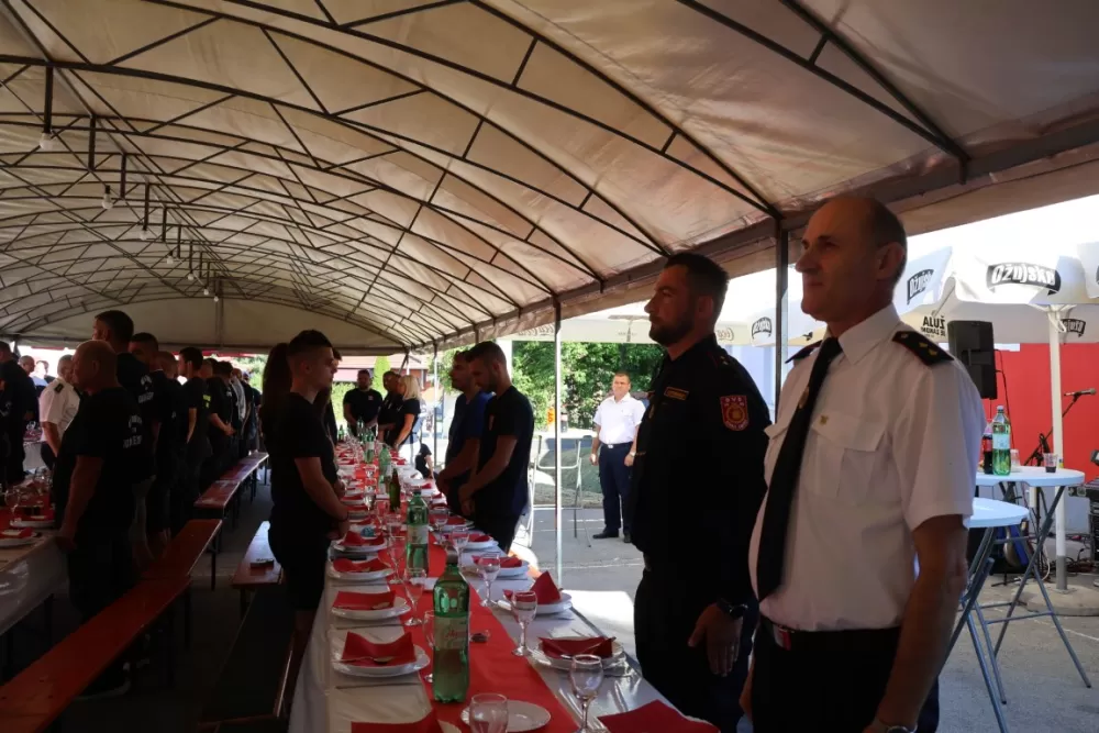 Četiri desetljeća vatrogastva Gornjih Emovaca – brojna priznanja članovima 