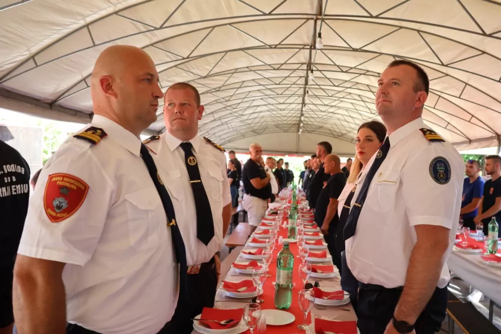Četiri desetljeća vatrogastva Gornjih Emovaca – brojna priznanja članovima 