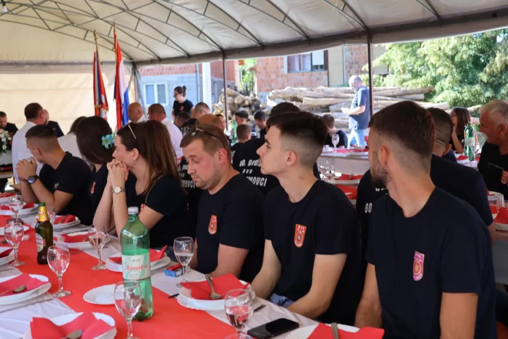 Četiri desetljeća vatrogastva Gornjih Emovaca – brojna priznanja članovima 