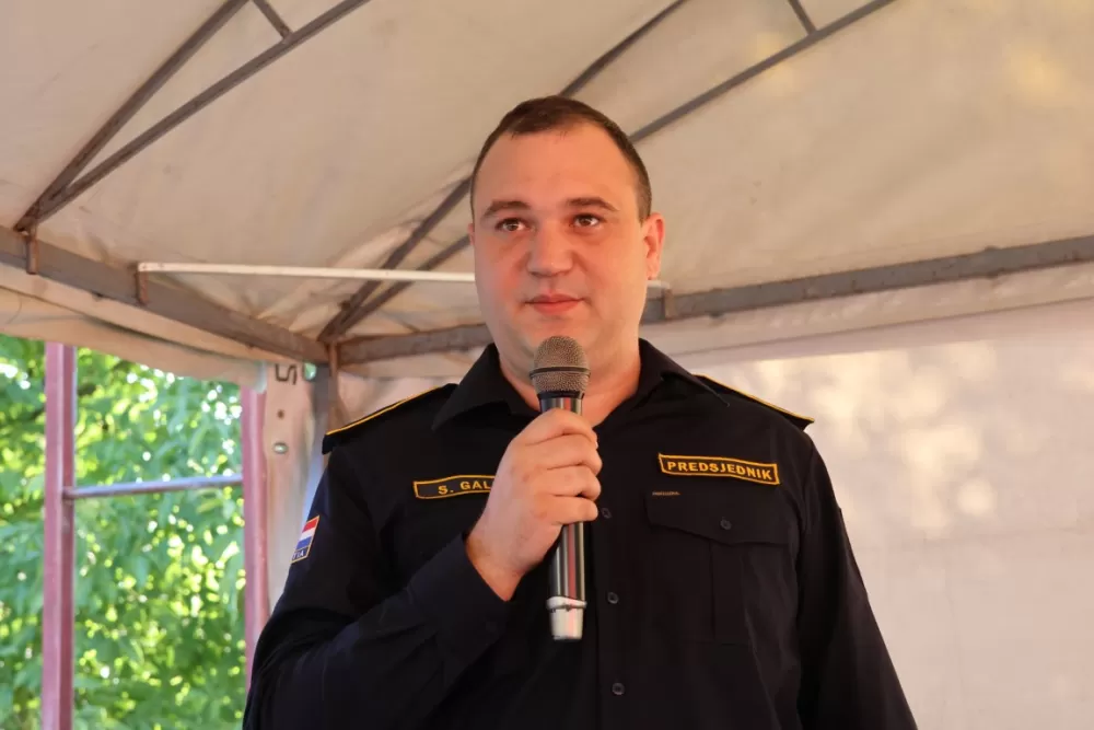 Četiri desetljeća vatrogastva Gornjih Emovaca – brojna priznanja članovima 