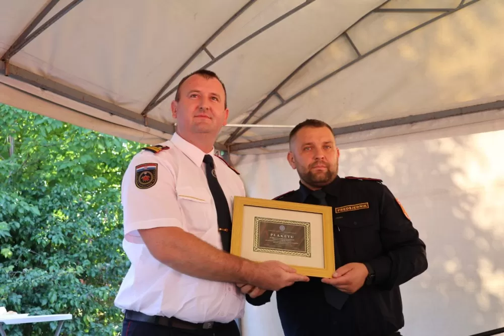 Četiri desetljeća vatrogastva Gornjih Emovaca – brojna priznanja članovima 