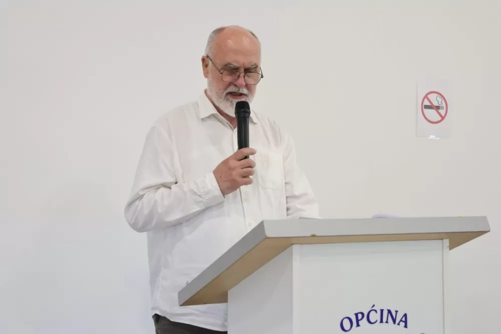 Brestovački branitelji prije skupštine svoje udruge položili vijence na spomenik poginulima