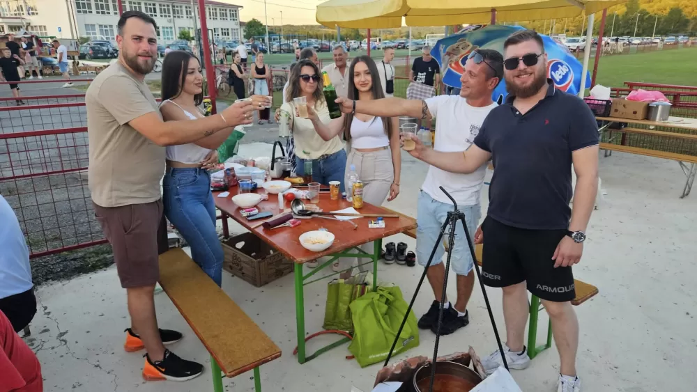 Najbolji čobanac u Podcrkavlju skluhala ekipa iz Tomice