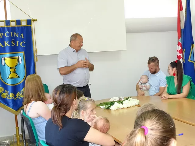 Tradicionalni prijem najmlađih sumještana i njihovih roditelja u Općini Jakšić