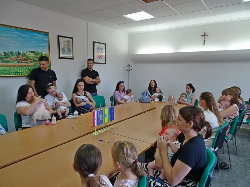 Tradicionalni prijem najmlađih sumještana i njihovih roditelja u Općini Jakšić