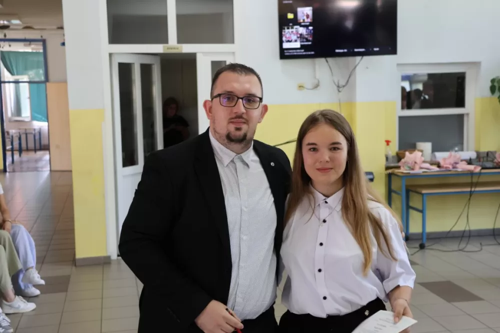 Općinski načelnik Bukovlja Igor Đaković uručio nagrade učenicima za izvrsnost na državnim i županijskim natjecanjima