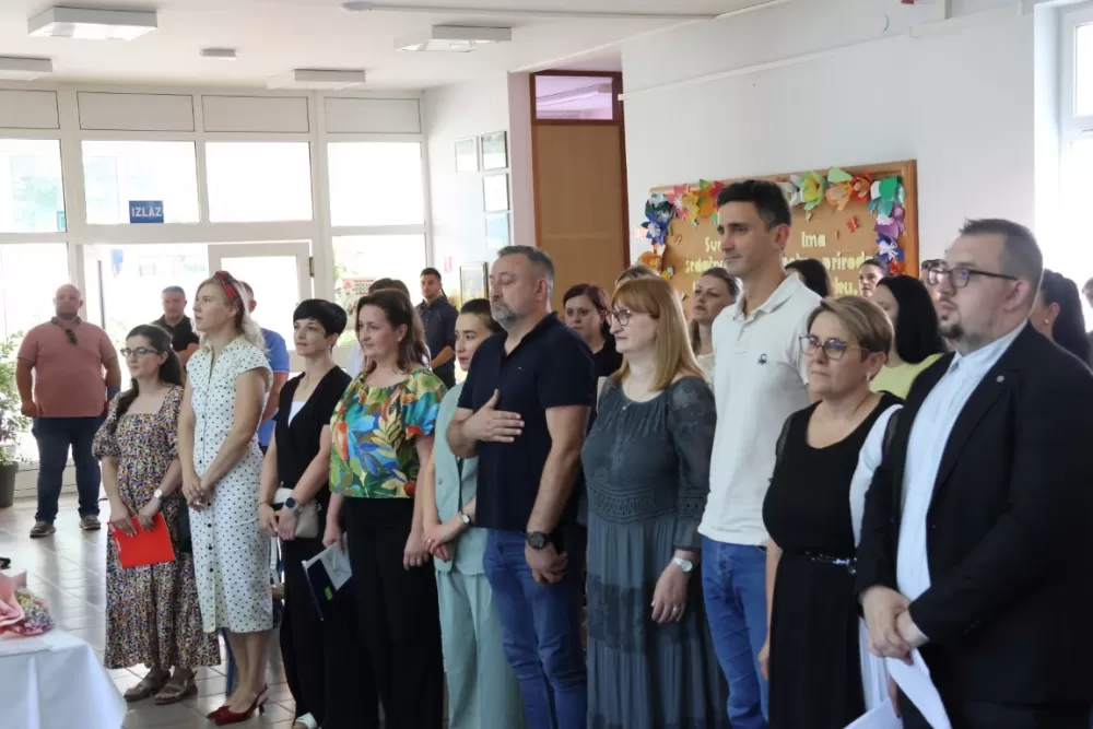 Općinski načelnik Bukovlja Igor Đaković uručio nagrade učenicima za izvrsnost na državnim i županijskim natjecanjima