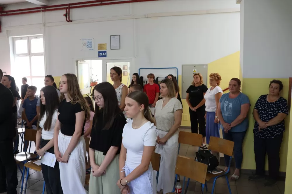 Općinski načelnik Bukovlja Igor Đaković uručio nagrade učenicima za izvrsnost na državnim i županijskim natjecanjima