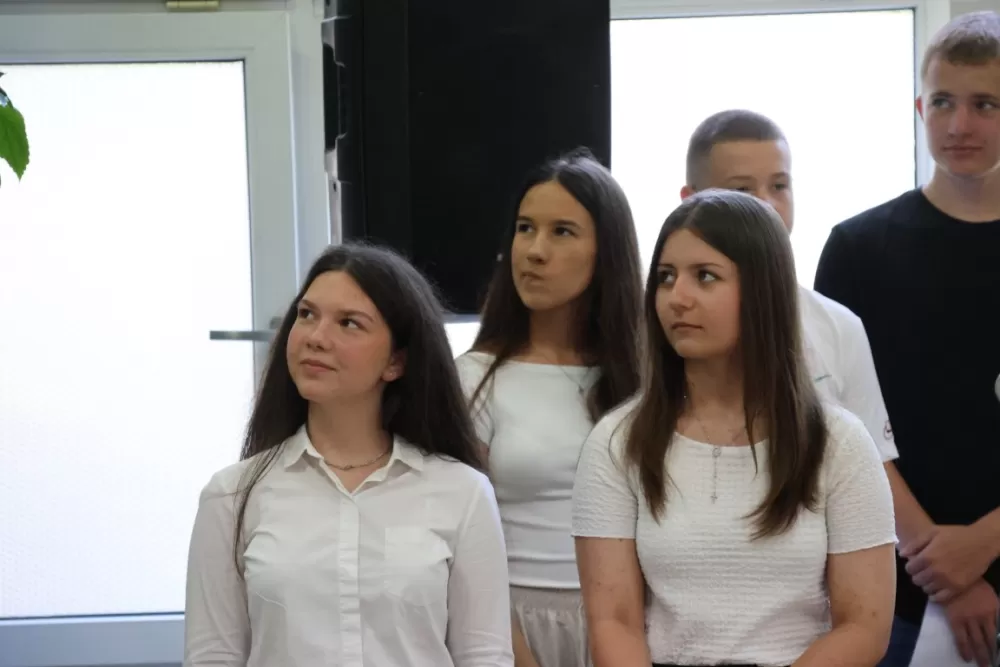 Općinski načelnik Bukovlja Igor Đaković uručio nagrade učenicima za izvrsnost na državnim i županijskim natjecanjima