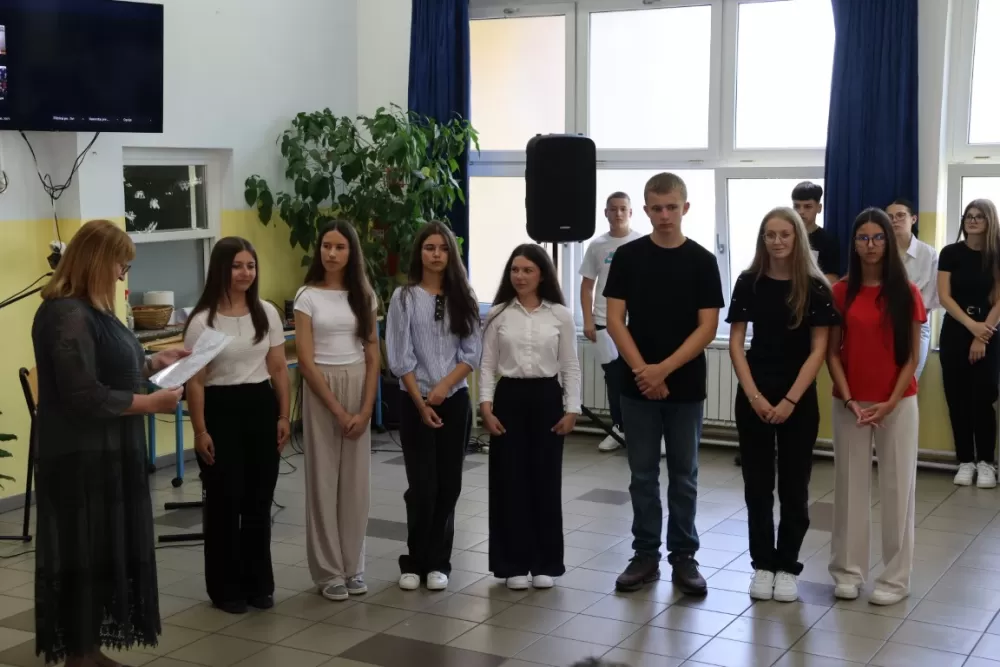 Općinski načelnik Bukovlja Igor Đaković uručio nagrade učenicima za izvrsnost na državnim i županijskim natjecanjima
