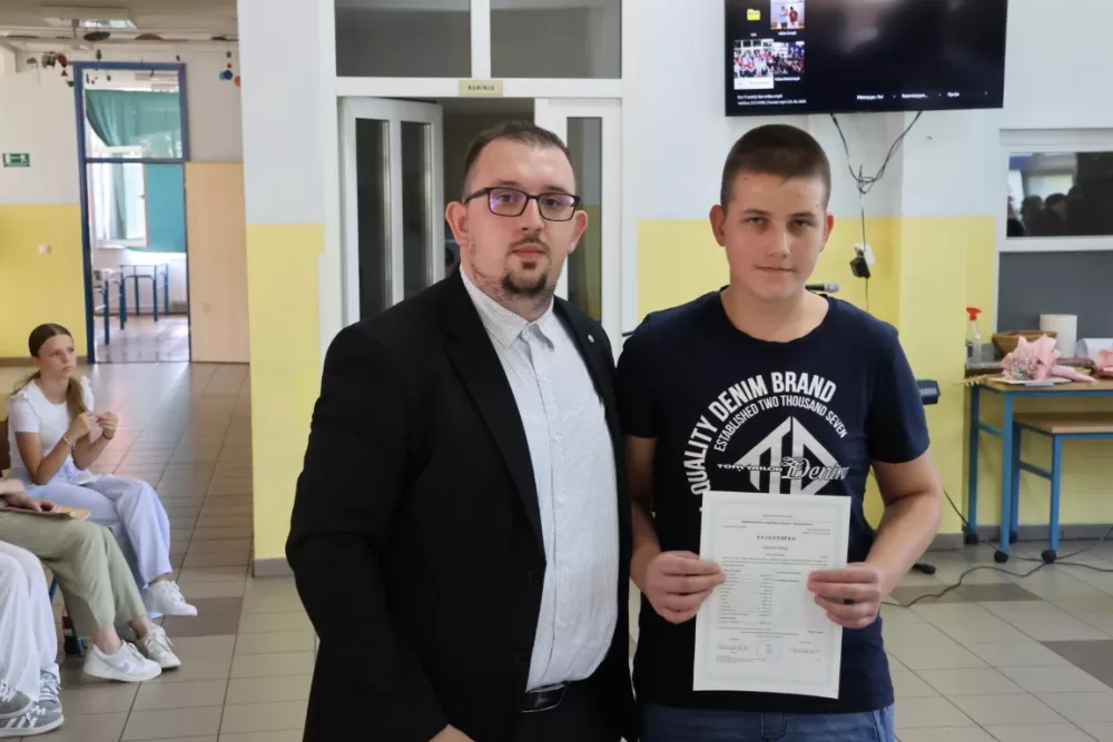 Općinski načelnik Bukovlja Igor Đaković uručio nagrade učenicima za izvrsnost na državnim i županijskim natjecanjima