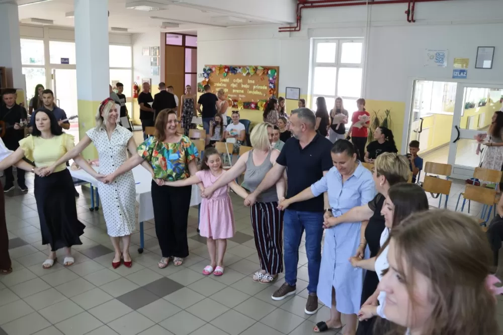 Općinski načelnik Bukovlja Igor Đaković uručio nagrade učenicima za izvrsnost na državnim i županijskim natjecanjima