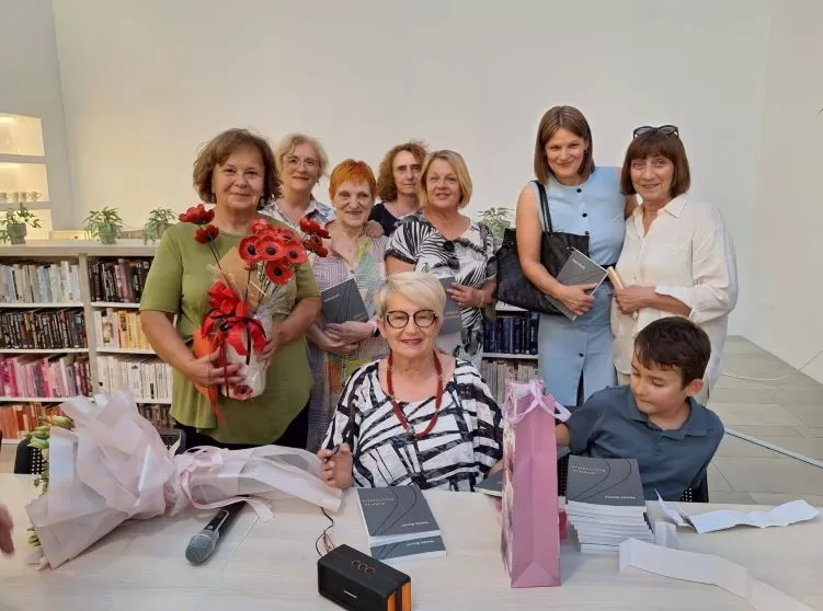 Predstavljena knjiga poezije ʼJesenja putovanjaʼ  Požežanke Nade Bonić