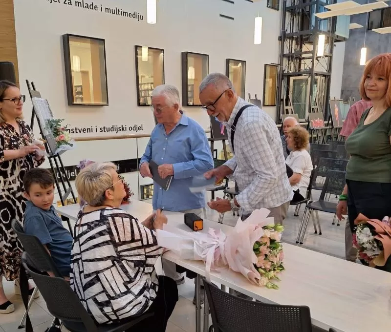 Predstavljena knjiga poezije ʼJesenja putovanjaʼ  Požežanke Nade Bonić