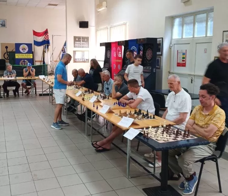Dominik Sestrić iz ŠK Brestovac remizirao s velemajstorom Ivanom Šarićem