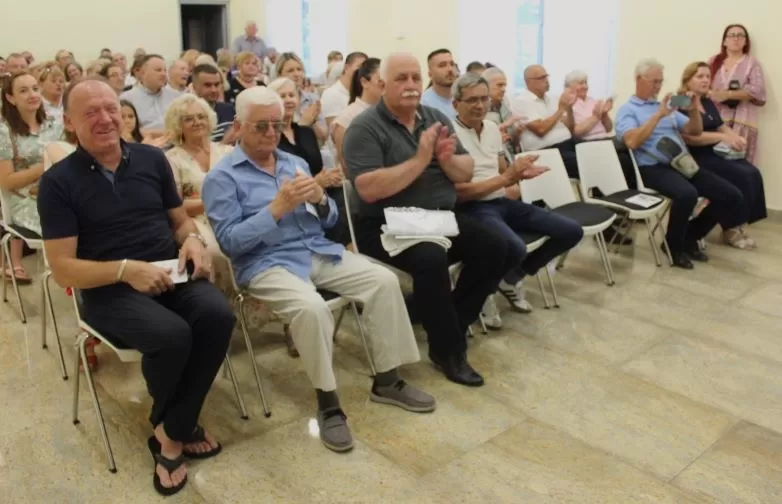 ŽENE SUDIONICE DOMOVINSKOG RATA: U Pleternici otvorena izložba slika braniteljica dragovoljki 123. brigade Hrvatske vojske