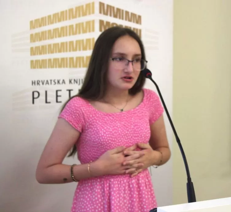 ŽENE SUDIONICE DOMOVINSKOG RATA: U Pleternici otvorena izložba slika braniteljica dragovoljki 123. brigade Hrvatske vojske