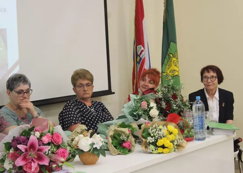 ŽENE SUDIONICE DOMOVINSKOG RATA: U Pleternici otvorena izložba slika braniteljica dragovoljki 123. brigade Hrvatske vojske