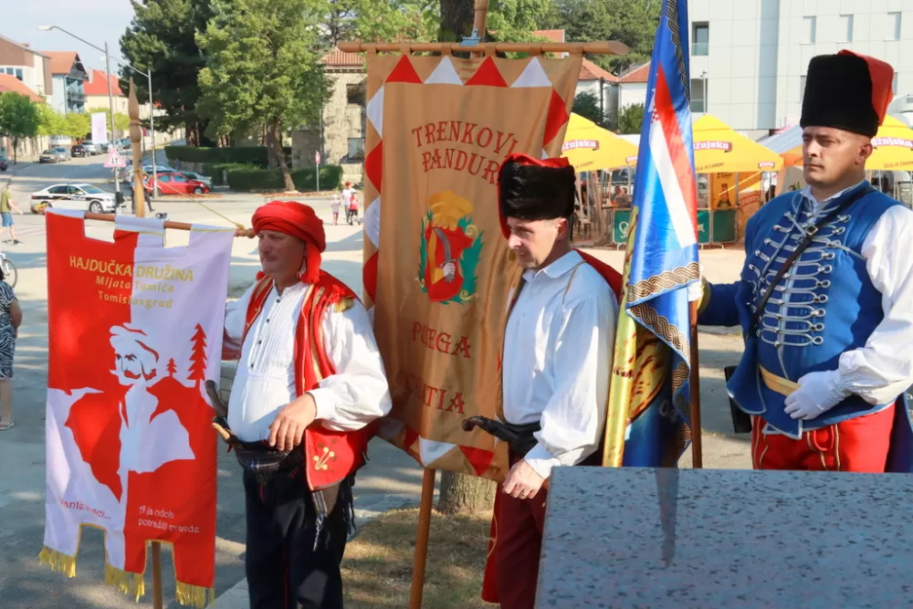 Požega.eu | Trenkovi panduri na obljetnici krunidbe kralja Tomislava u Tomislavgradu