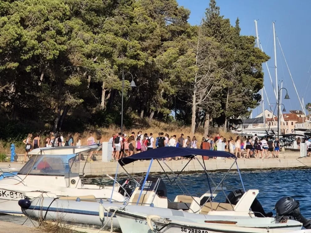 SB Online | Ljetovanje za učenike iz Broda i okolice u punom jeku na otoku Hvaru
