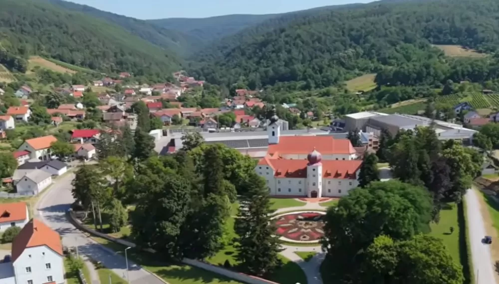 Požega.eu | Mladenci koji su donirali bunar afričkoj djeci snimili video o ljepotama požeškog kraja