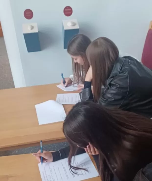 Predstava ʼMorske avanture škampića Đureʼʼ oduševila brojnu djecu i njihove roditelje