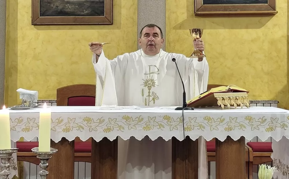SB Online | Brodski župnik vlč. Anđelko Cindori proslavio 30. obljetnicu svog svećeničkog ređenja