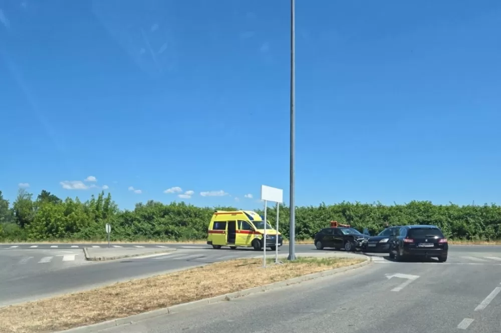 Požega.eu | [FOTO] Jedna osoba ozlijeđena u prometnoj nesreći
