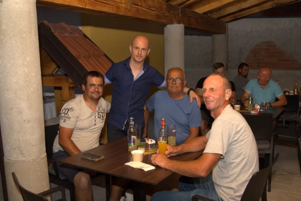 Nova požeška tržnica dobila kafić po imenu Apollo