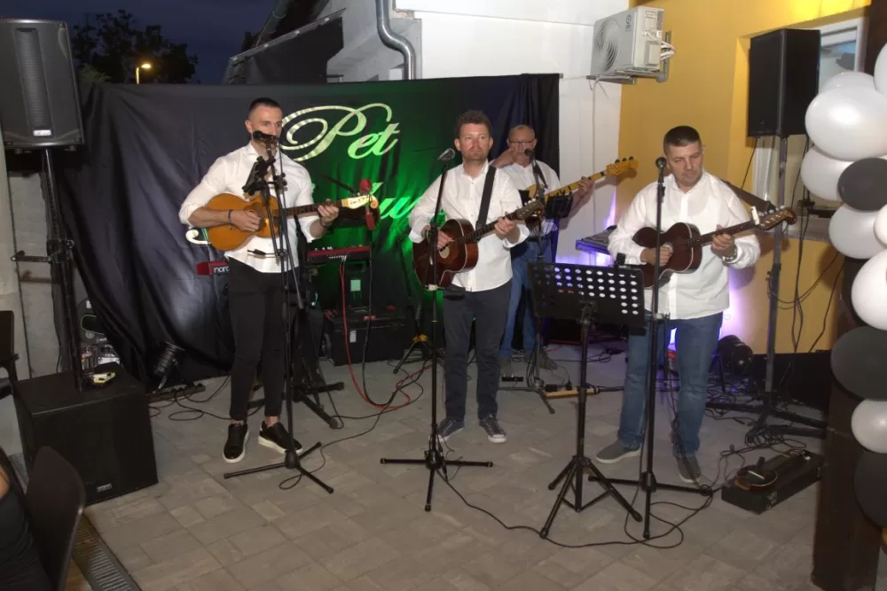 Nova požeška tržnica dobila kafić po imenu Apollo