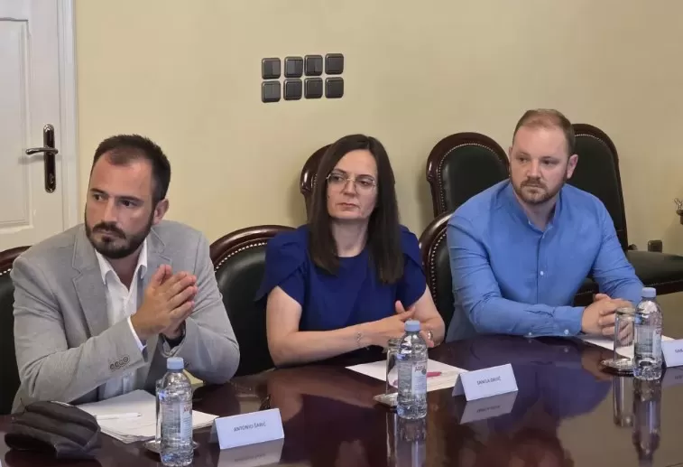 Požega.eu | Vijećnici s Nezavisne liste u Gradskom vijeću Grada Požege nisu pasivna oporba: Krenuli su aktivno i s velikim zanimanjem kakvo je stanje općenito!