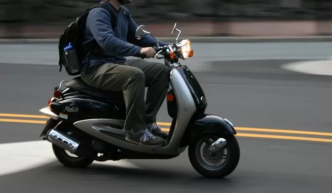 Požega.eu | Vozio motor bez vozačke, bez kacige, bez registracije, ali s dovoljno alkohola