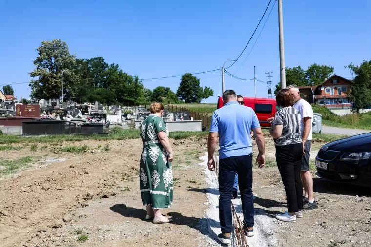 U Kaliniću obnovljen društveni dom, u Komorici radovi u tijeku, u Buku proširenje groblja