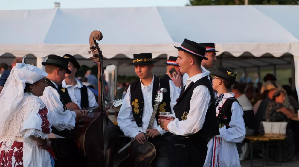 Odvoračka sela pokazuju i dokazuju kako se čuva tradicija: Uz KUD-ove, Branka Polića, Žeteoce i četiri dive fešta do jutarnjih sati