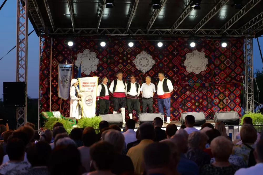 Odvoračka sela pokazuju i dokazuju kako se čuva tradicija: Uz KUD-ove, Branka Polića, Žeteoce i četiri dive fešta do jutarnjih sati