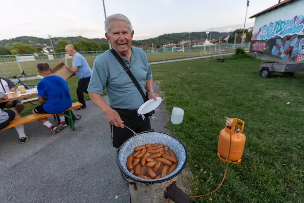 [FOTO] Održan memorijalni turnir na rekreacijskom centru u Požegi: Sjećanje na veterane malog nogometa