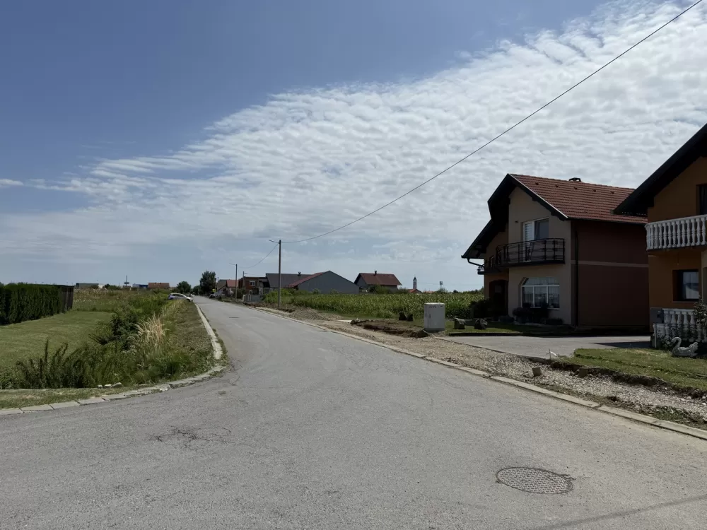 U tijeku radovi na izgradnji pješačke staze u više gradskih ulica