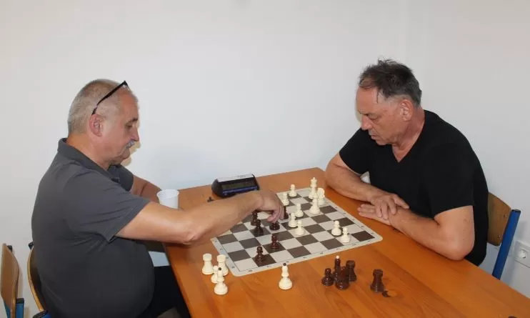 ŠAH „SRIJEDOM U BRESTOVCU“:  Na jubilarnom stotom turniru pobjednik MK Dragan Kokanović iz Dervente