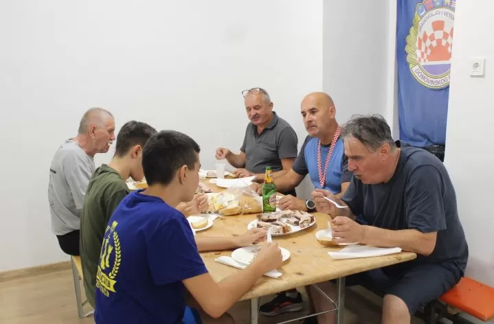 ŠAH „SRIJEDOM U BRESTOVCU“:  Na jubilarnom stotom turniru pobjednik MK Dragan Kokanović iz Dervente