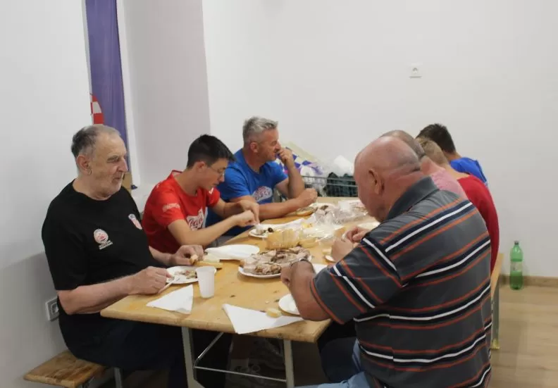 ŠAH „SRIJEDOM U BRESTOVCU“:  Na jubilarnom stotom turniru pobjednik MK Dragan Kokanović iz Dervente