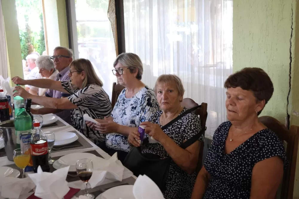 Vetovački umirovljenici  dobili opremu za viseću kuglanu