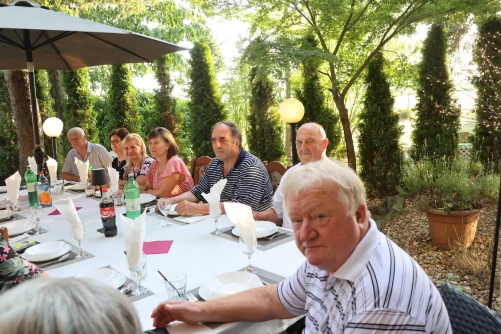 Vetovački umirovljenici  dobili opremu za viseću kuglanu
