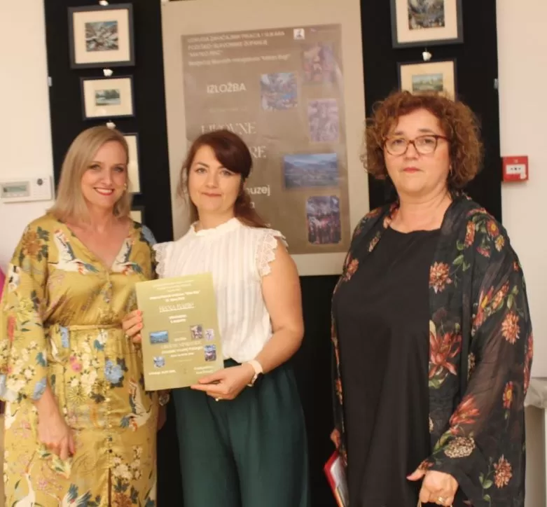 GRADSKI MUZEJ U POŽEGI:  Otvorena izložba likovnih minijatura sa 96 radova od 58 autora