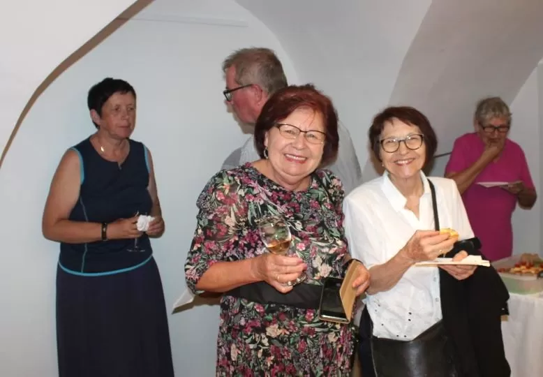 GRADSKI MUZEJ U POŽEGI:  Otvorena izložba likovnih minijatura sa 96 radova od 58 autora