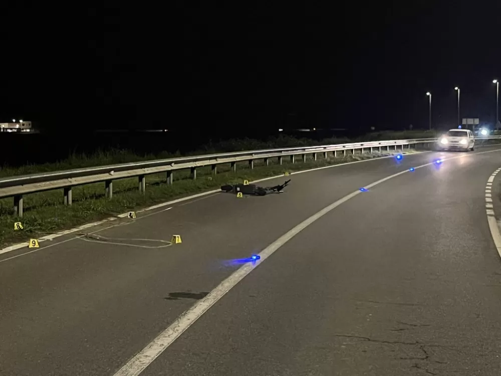 Hitne pomoći na intervencijama u Pleternici: Dvije osobe pale s električnog romobila