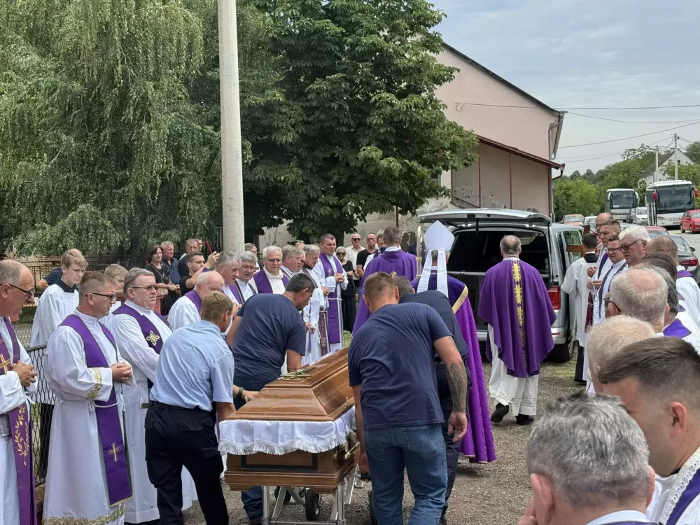 ODVORCI: Oproštaj od vlč. Josipa Kalmara, čovjeka i svećenika kojega se neće tek tako zaboraviti