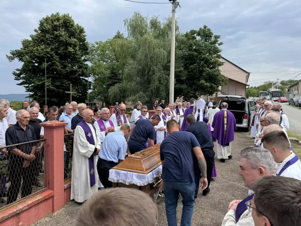 ODVORCI: Oproštaj od vlč. Josipa Kalmara, čovjeka i svećenika kojega se neće tek tako zaboraviti