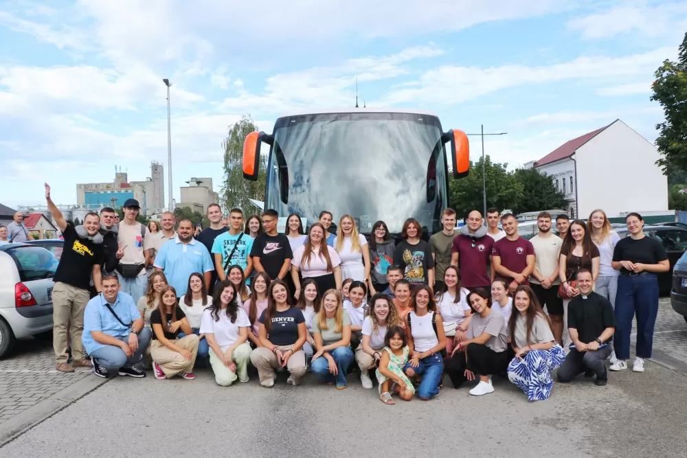 Požega.eu | Mladi hodočasnici iz Požeške biskupije krenuli na Jubilej mladih u Rimu