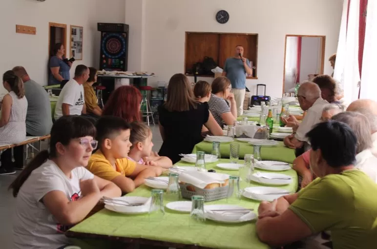 Druženje osoba s invaliditetom na prostoru Grbavice u Pleternici