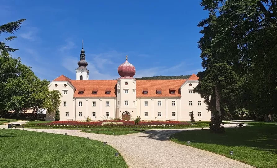 DVORCI POŽEŠKOG KRAJA: Jedan blista, drugi čeka obnovu